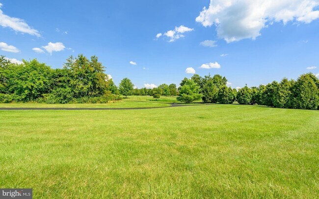 Building Photo - 310 Katie Ln