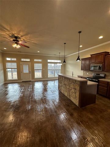 Building Photo - 3820 Carrera Ln