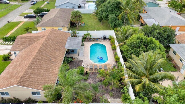 Building Photo - 2941 Angler Dr