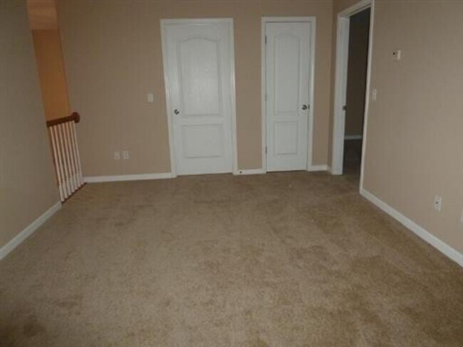 Building Photo - Gorgeous home in the Windhaven Shores Subd...
