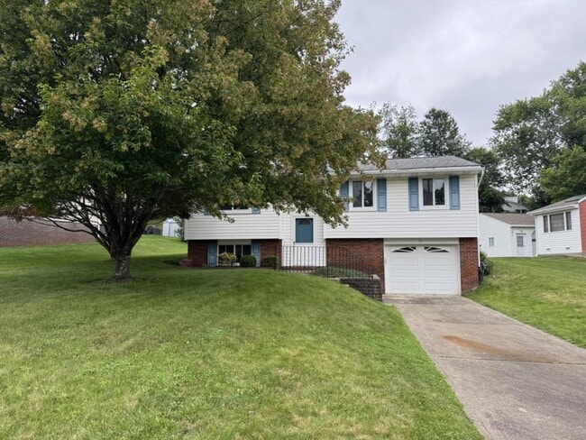 Primary Photo - 111 Treeview Dr