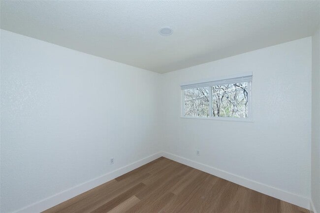 Building Photo - 2704 Catalina Dr