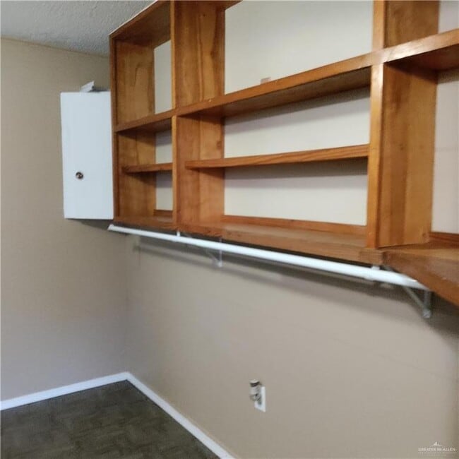 Building Photo - 1012 N Glasscock Rd