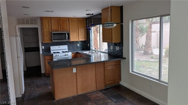 Building Photo - 2670 Ridgewater Cir