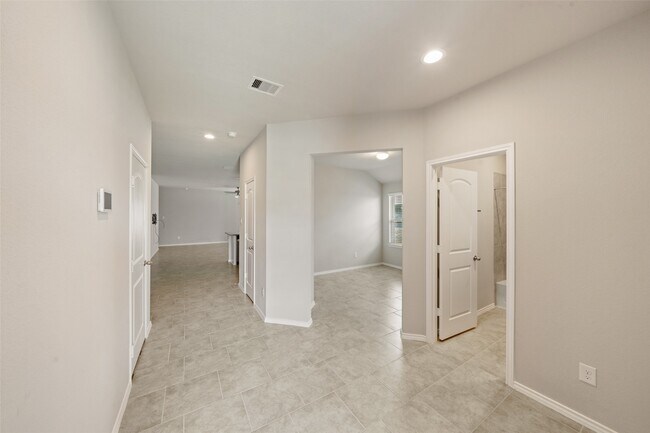 Building Photo - 13919 Leigh Lake Ln