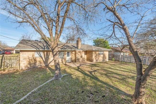 Building Photo - 2908 Oakside Dr