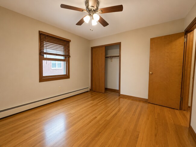 Building Photo - 2308 Parmenter St