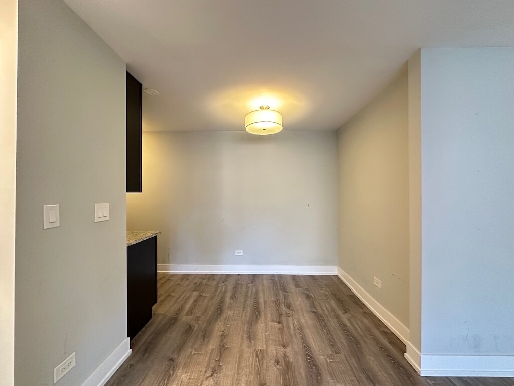 Building Photo - 450 W Barry