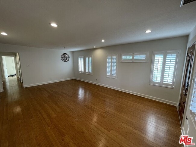 Building Photo - 5028 4th Ave