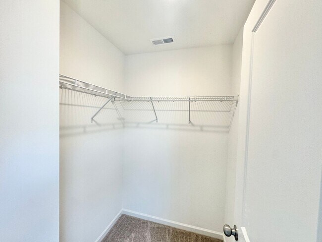 Building Photo - 1425 Stork Dr