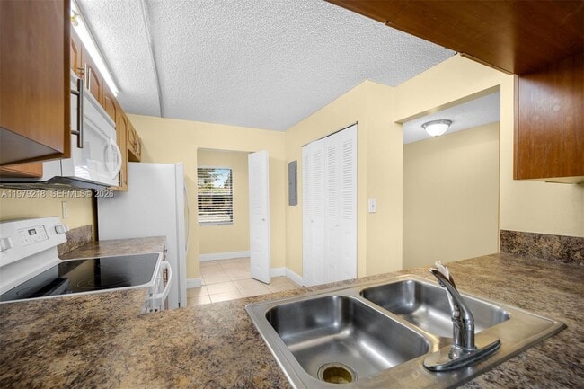 Building Photo - 35 Cortez Way