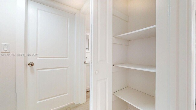 Building Photo - 1676 W 42nd St