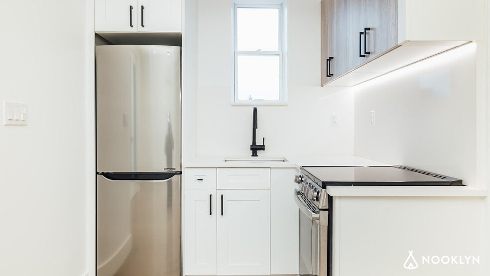 Building Photo - 282 E 32nd St