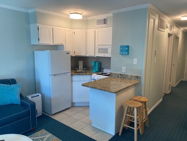 Building Photo - 6102 Seawall Blvd