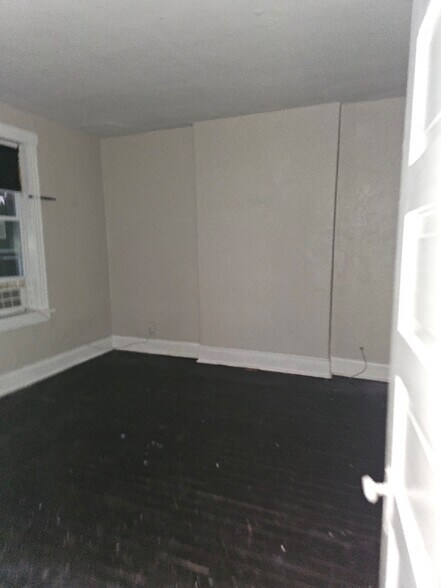 Building Photo - 459 Eichelberger St