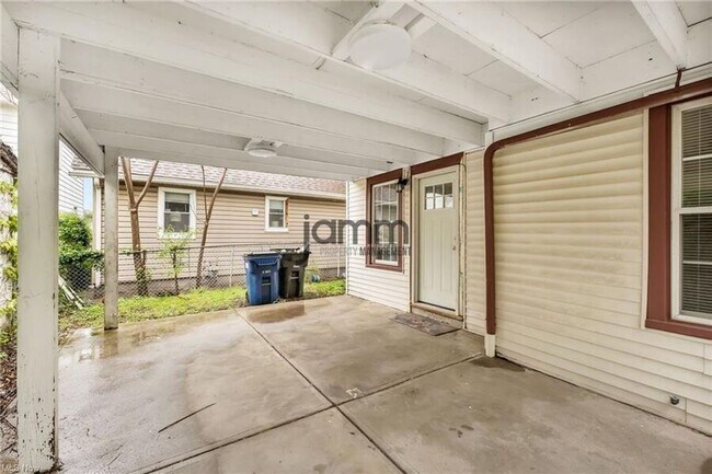 Building Photo - 6020 Wakefield Ave