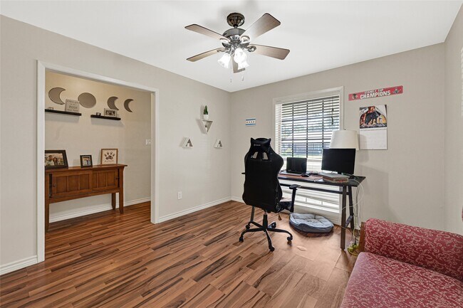 Building Photo - 1109 Frances Dr