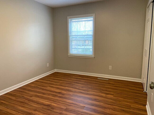 Building Photo - 3 BR House near Guilford College w/ Garage