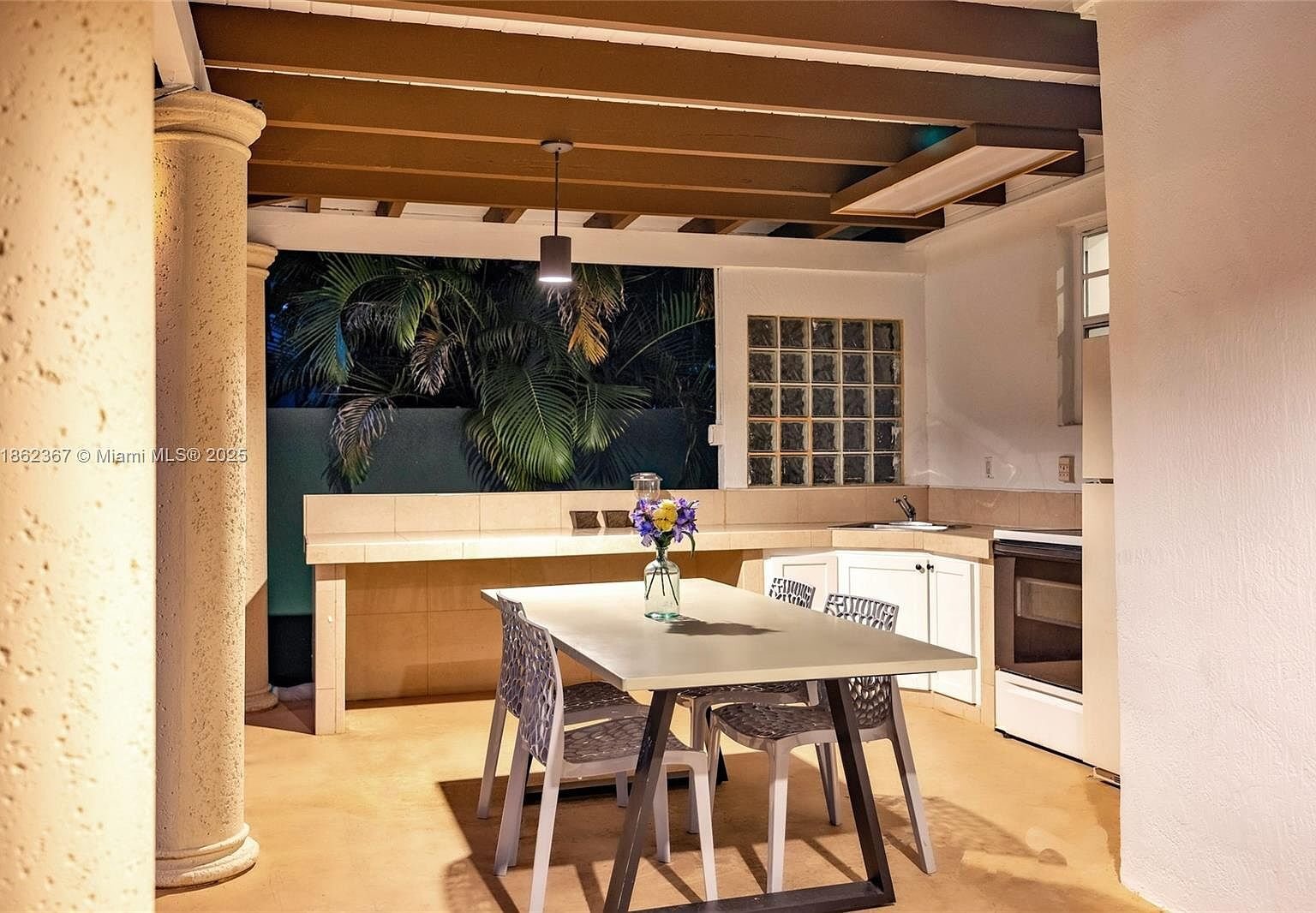 Building Photo - 620 SW 22nd Rd