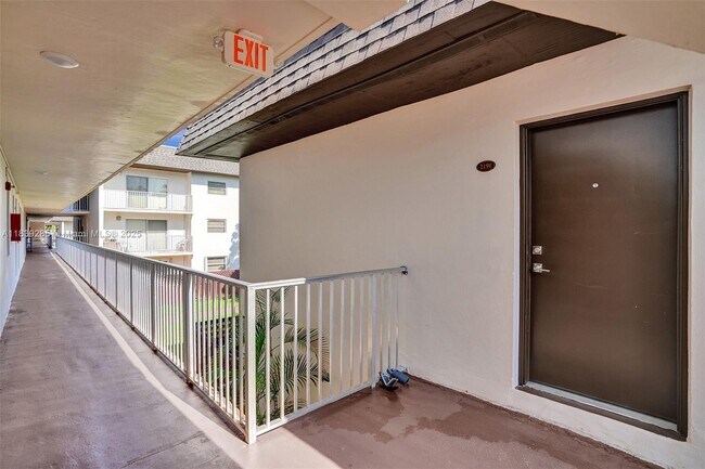 Building Photo - 8475 SW 94th St