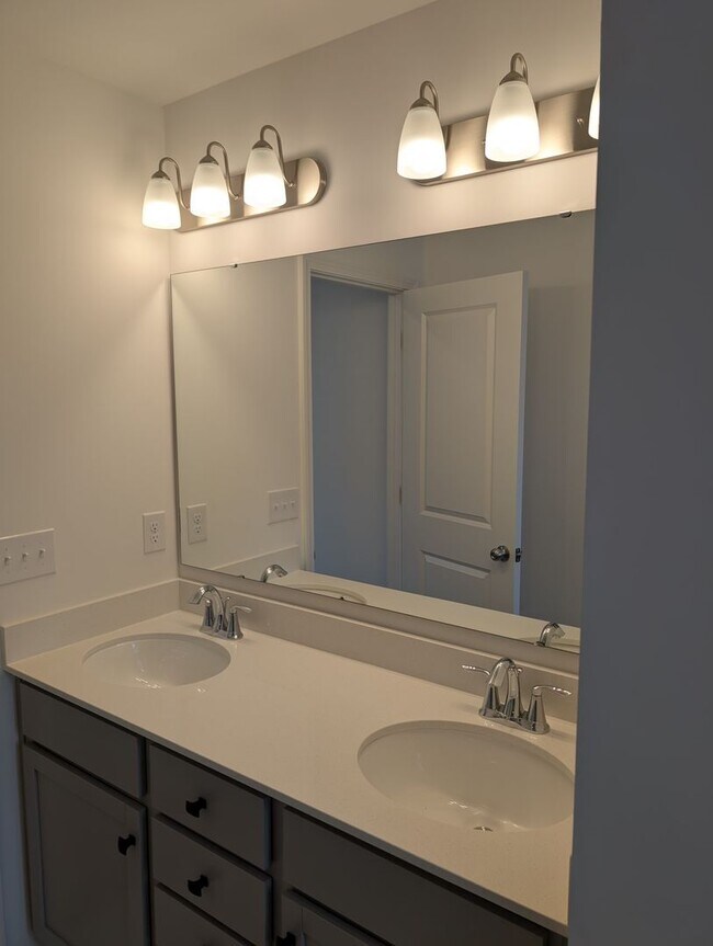 Building Photo - New Single Family Home - 2.5 Miles to I-85