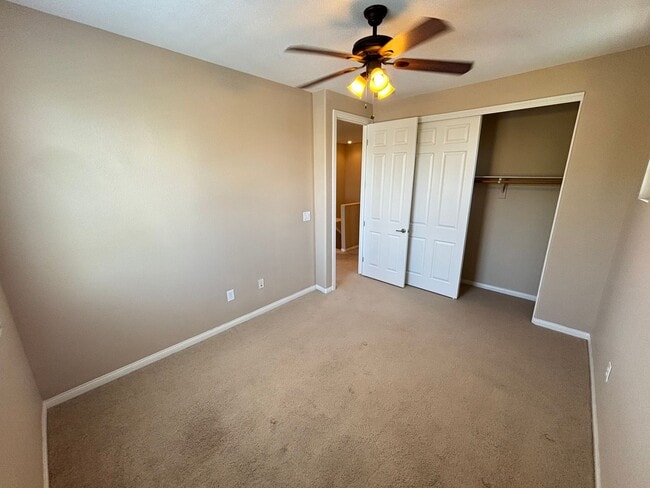 Building Photo - Elegant 3Bed/3Bath Home with Loft in the P...