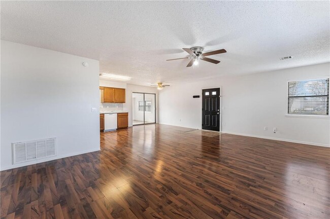 Building Photo - 153 Halleck Ln