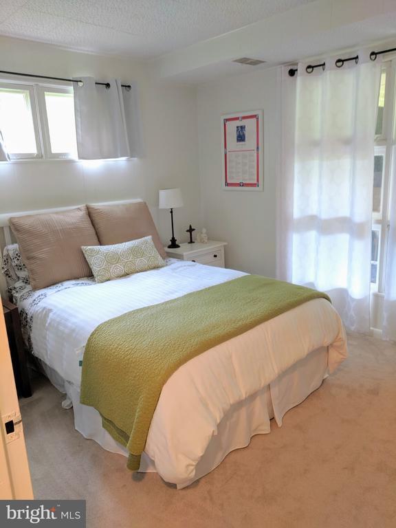 Building Photo - 6519 Byrnes Dr