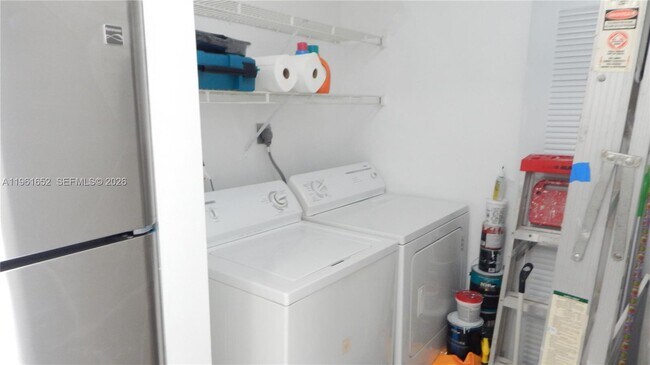 Building Photo - 19877 E Country Club Dr