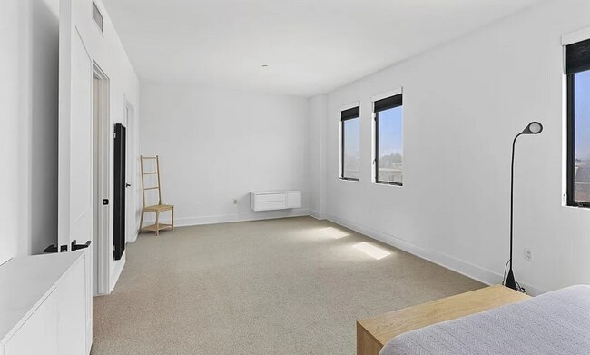 Building Photo - Classic and contemporary two-story townhou...