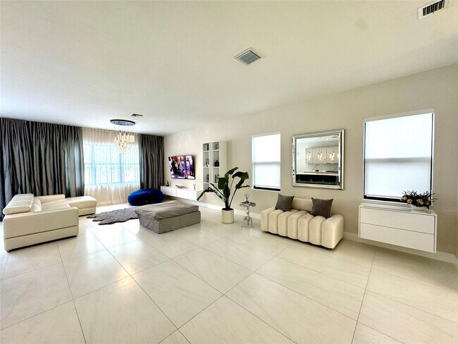 Building Photo - 4915 Whispering Way