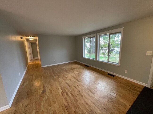 Building Photo - Convenient 3-Bedroom Home Near NAS Whidbey Island with Garage Parking