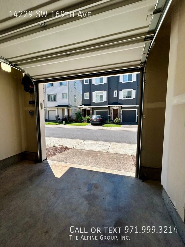 Building Photo - 14229 SW 169th Ave