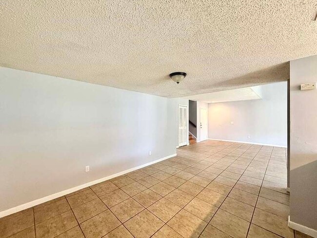 Building Photo - 5143 Puritan Cir