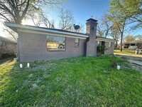 Building Photo - 2421 Scammel Dr