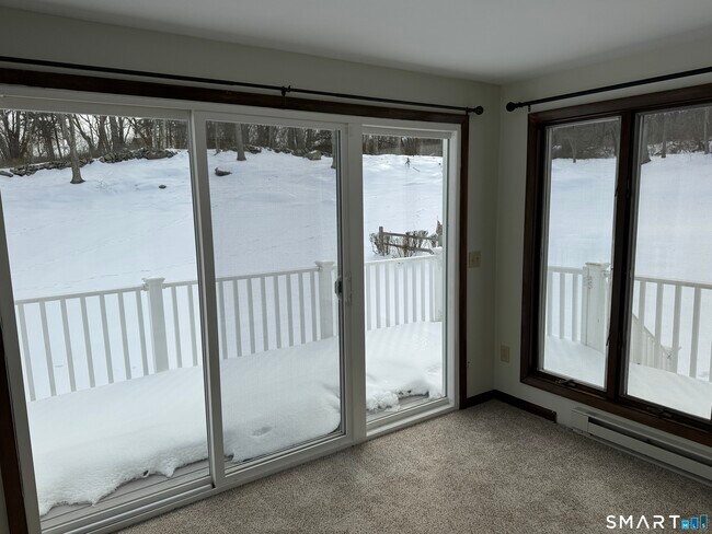 Building Photo - 10 Milton Rd