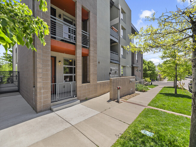 Primary Photo - Modern 2 Bedroom Condo in LoHi