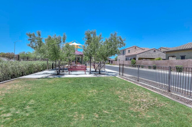 Building Photo - 4430 E Angela Dr