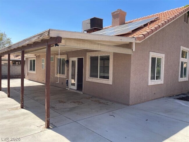 Building Photo - 5905 April Ln