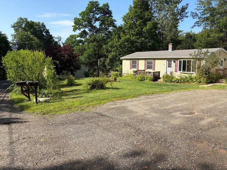 Building Photo - 72 Fox Hill Rd