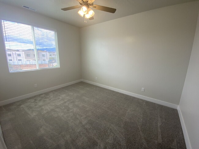 Building Photo - 4134 Baywood Dr