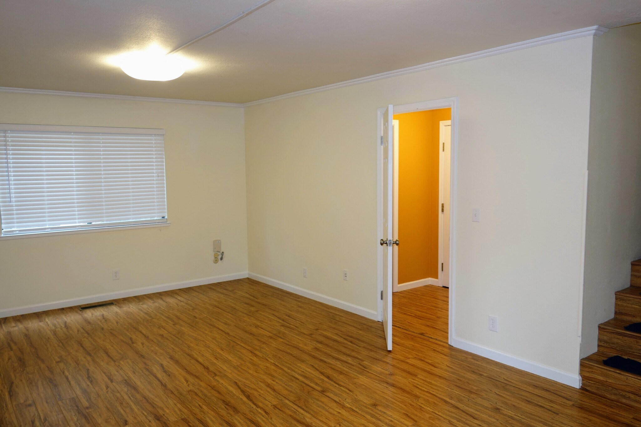 Building Photo - 983 Hacienda Circle