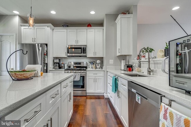 Building Photo - 742 Collington Ct