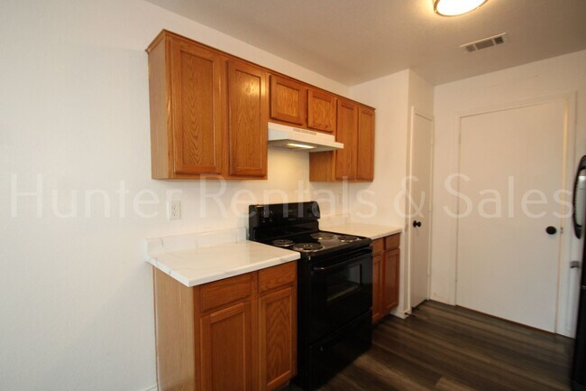 Building Photo - Charming 3-Bedroom Home Minutes from Fort ...