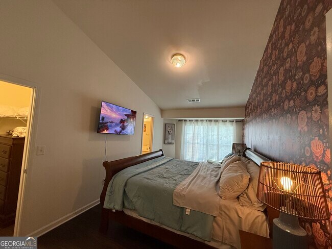 Building Photo - 1524 Cove Creek Cir