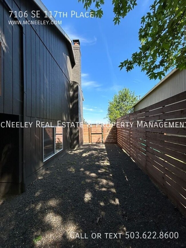 Building Photo - 7106 SE 117th Pl