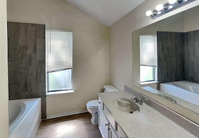 Building Photo - 8108 Devon Ct