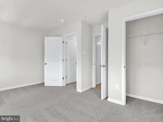 Building Photo - 723 Courier Ln