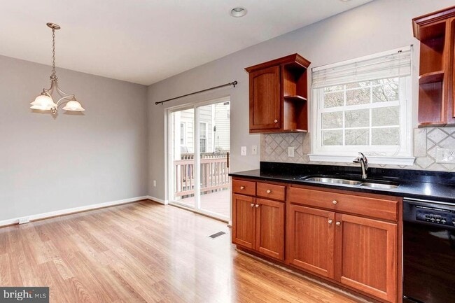 Building Photo - 25454 Upper Clubhouse Dr