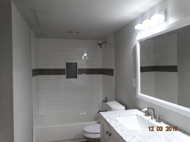 Building Photo - 6040 Dooley Dr